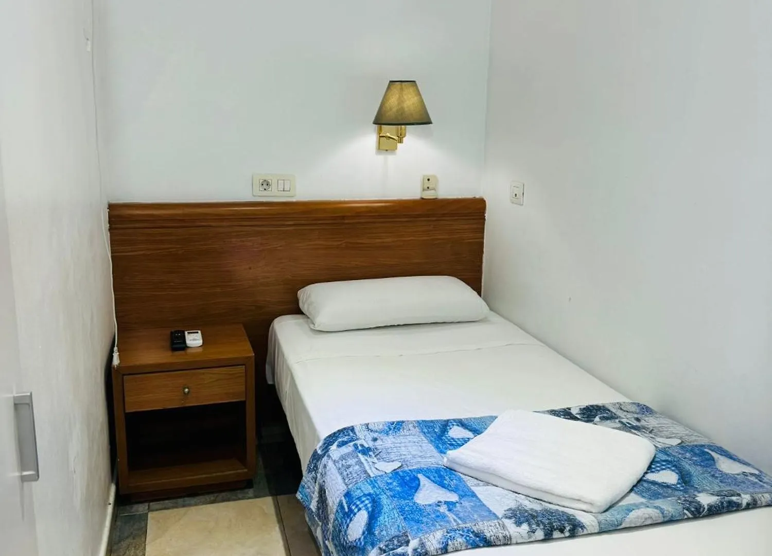 Hostal Mont Thabor Barcellona Affittacamere