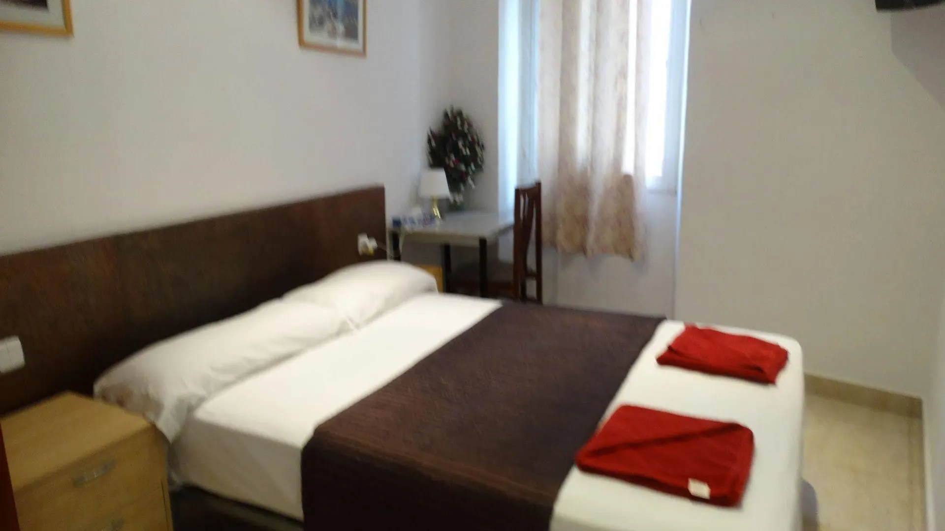 Hostal Mont Thabor Barcellona 2*,