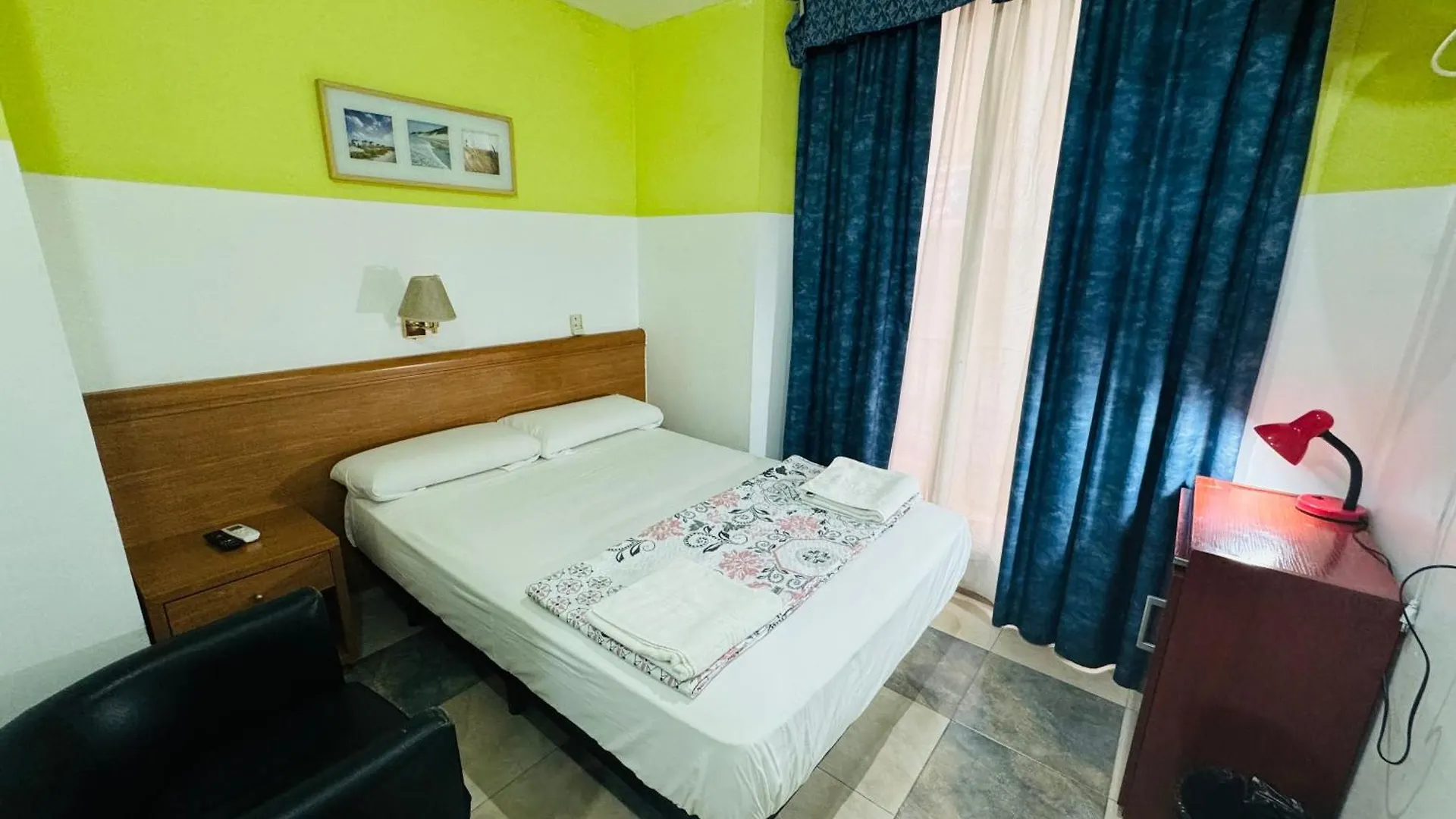 Guest house Hostal Mont Thabor Barcelona