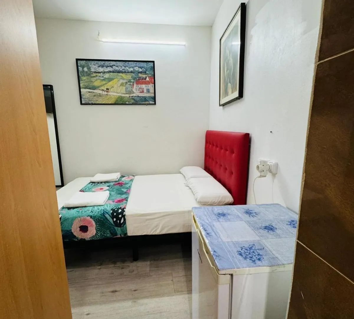 Hostal Mont Thabor Barcelona 2*,  Spain