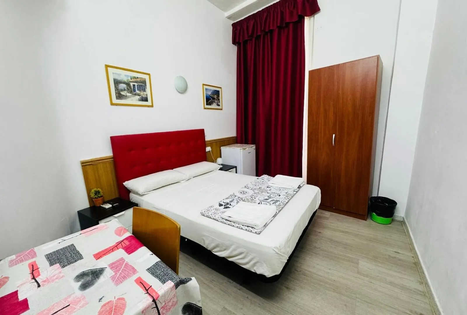 Hostal Mont Thabor Barcelona