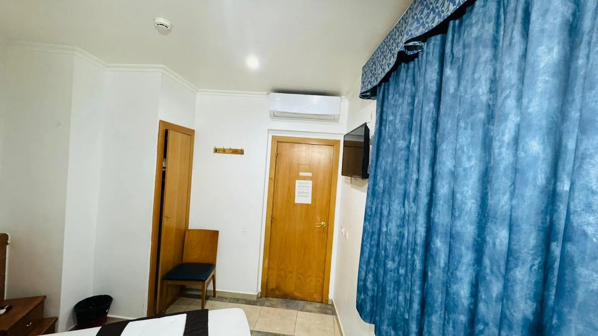 Penzion Hostal Mont Thabor Barcelona