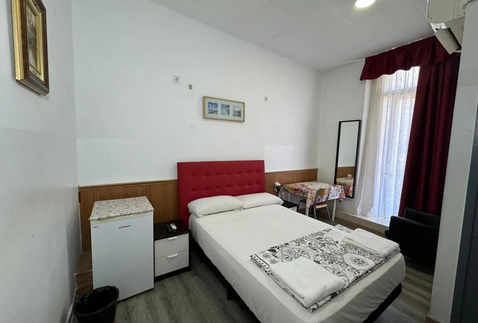 Hostal Mont Thabor Barcelona Vendégház