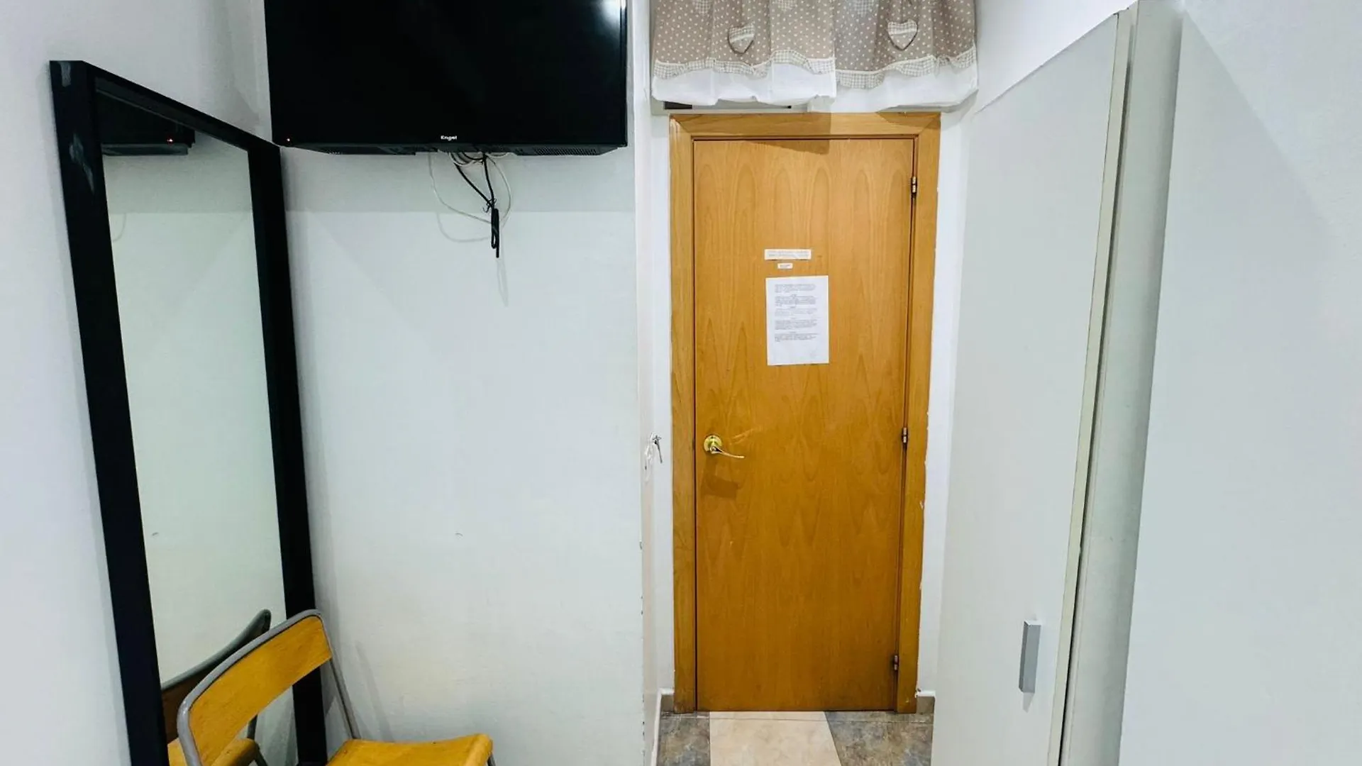 Vendégház Hostal Mont Thabor Barcelona