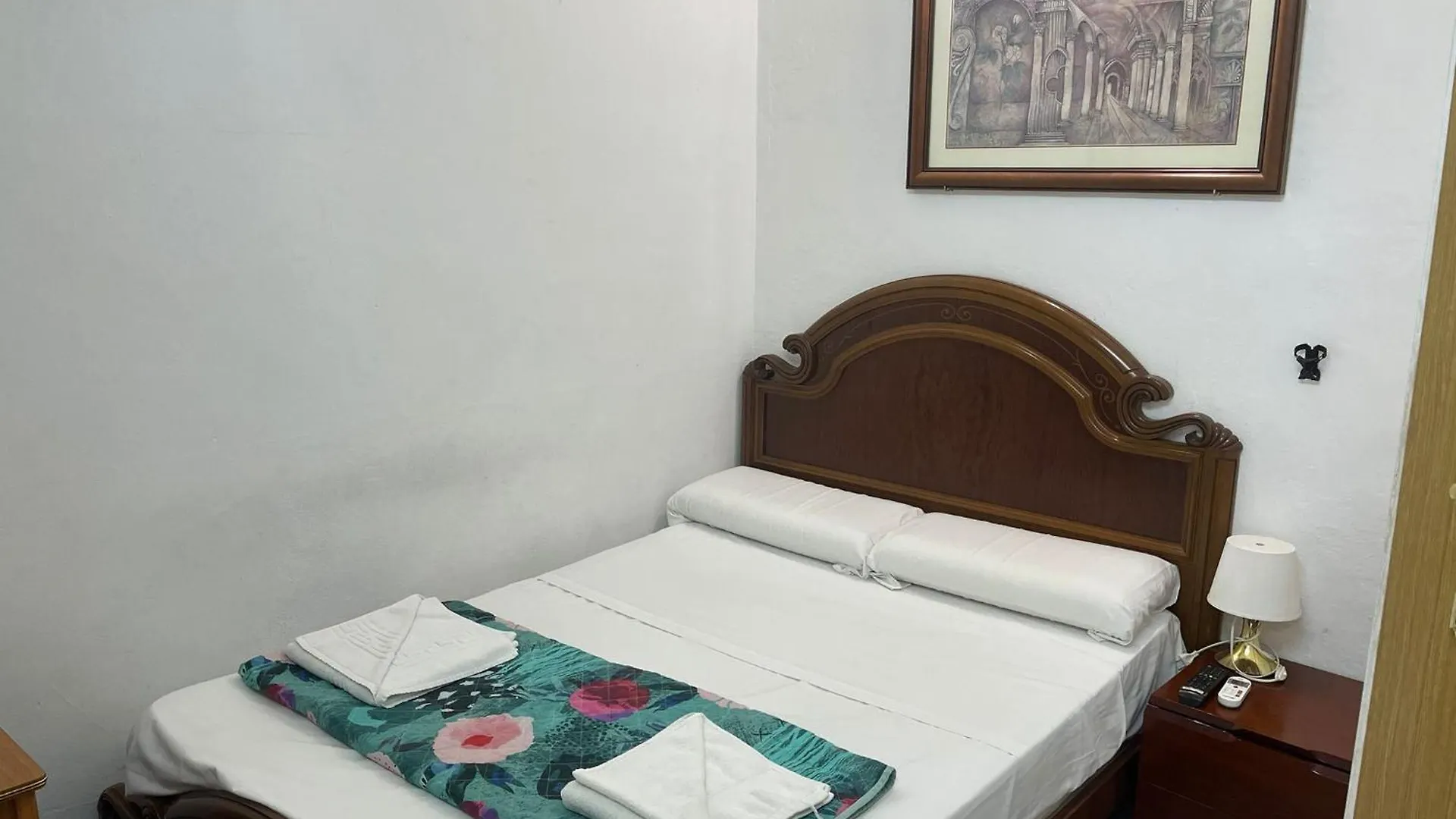 Hostal Mont Thabor Barcelona