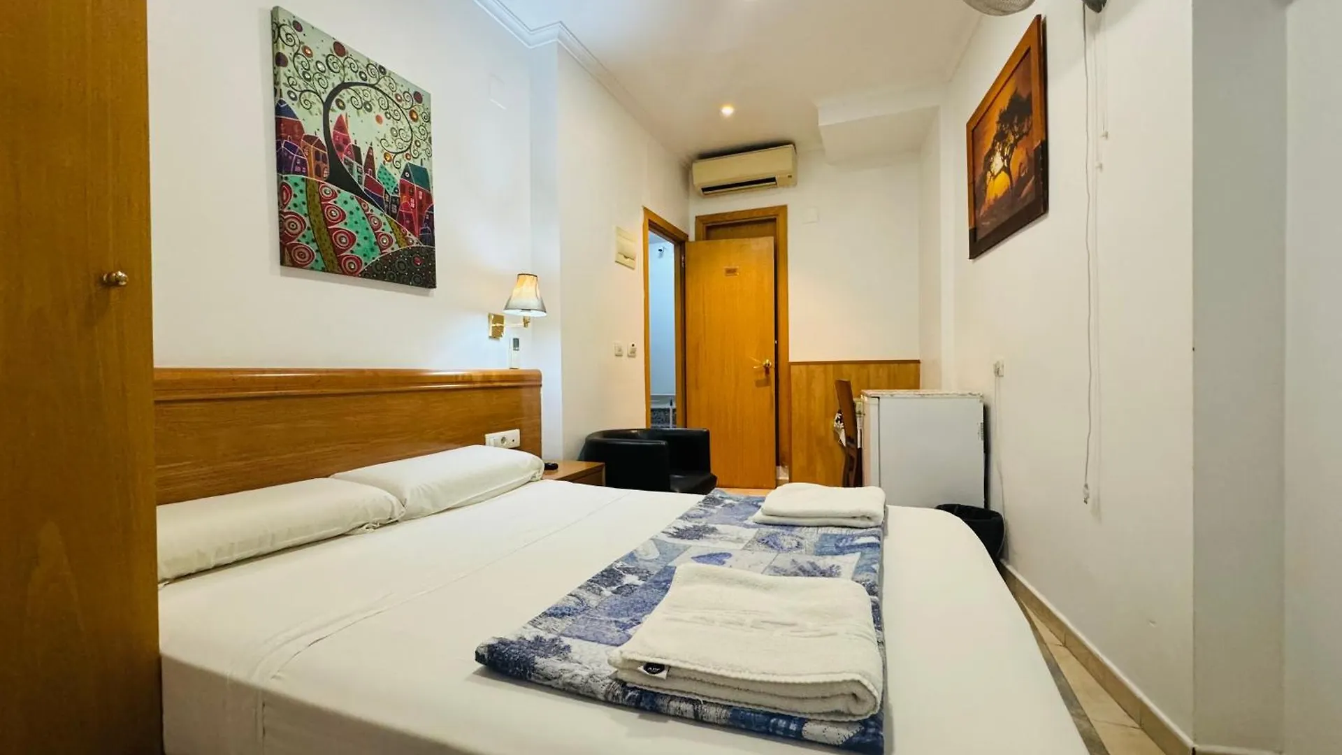 ** Vendégház Hostal Mont Thabor Barcelona Spanyolország