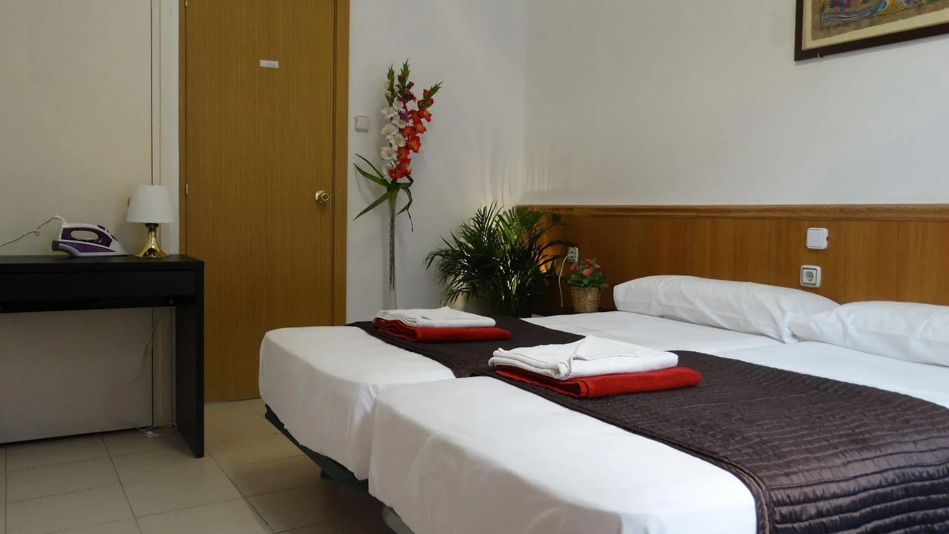 Hostal Mont Thabor Barcelona 2*,